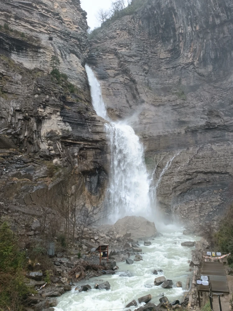 Cascada de Sorrosal en Broto