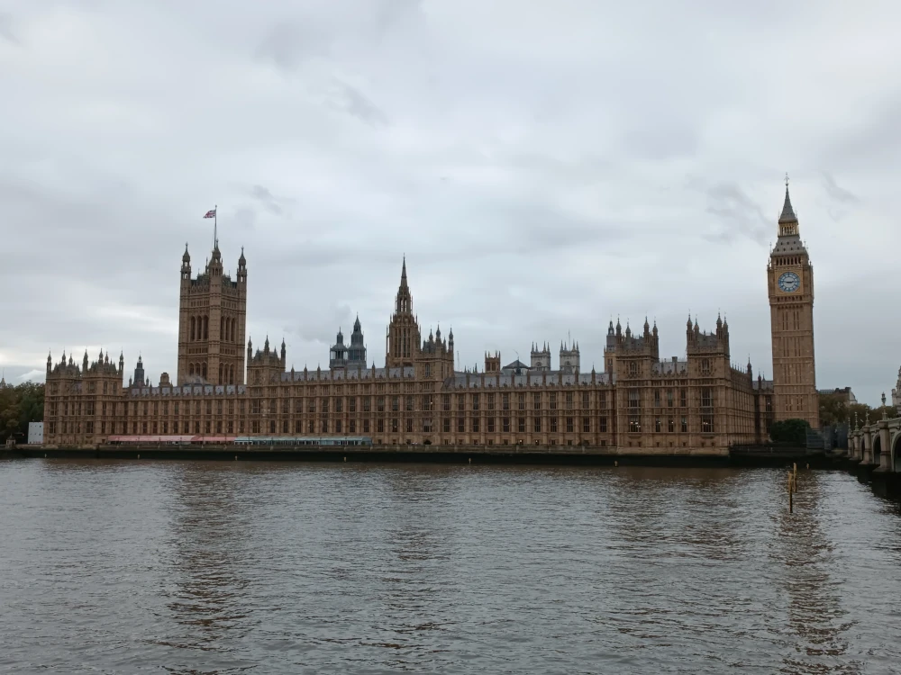 Palacio de Westminster y la torre del Big Ben junto al Támesis